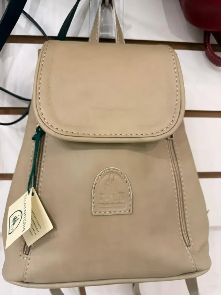 MOCHILA TRIANGULO  CUERO VISON CH (3002)