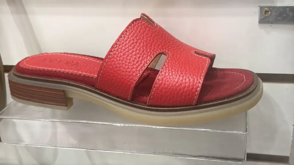 SANDALIA HERMES ROJAS - CUERO (7604) T38