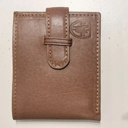 [BIL-014S] BILLETERA DE CUERO C/1VOL Y RAB (130) SUE